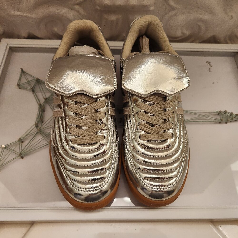 Steve Madden Silver " Madrid" Sneakers. NIB. Size… - image 4